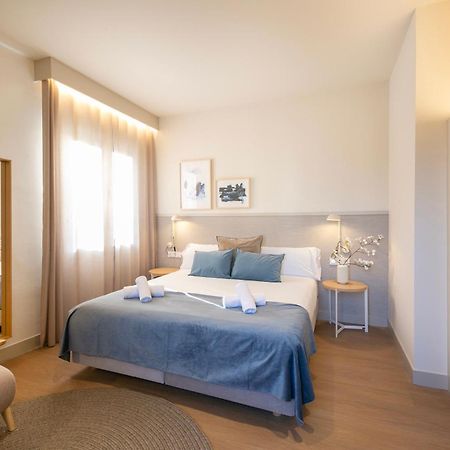 Fisa Rentals Ramblas Apartments Barcelona Bagian luar foto