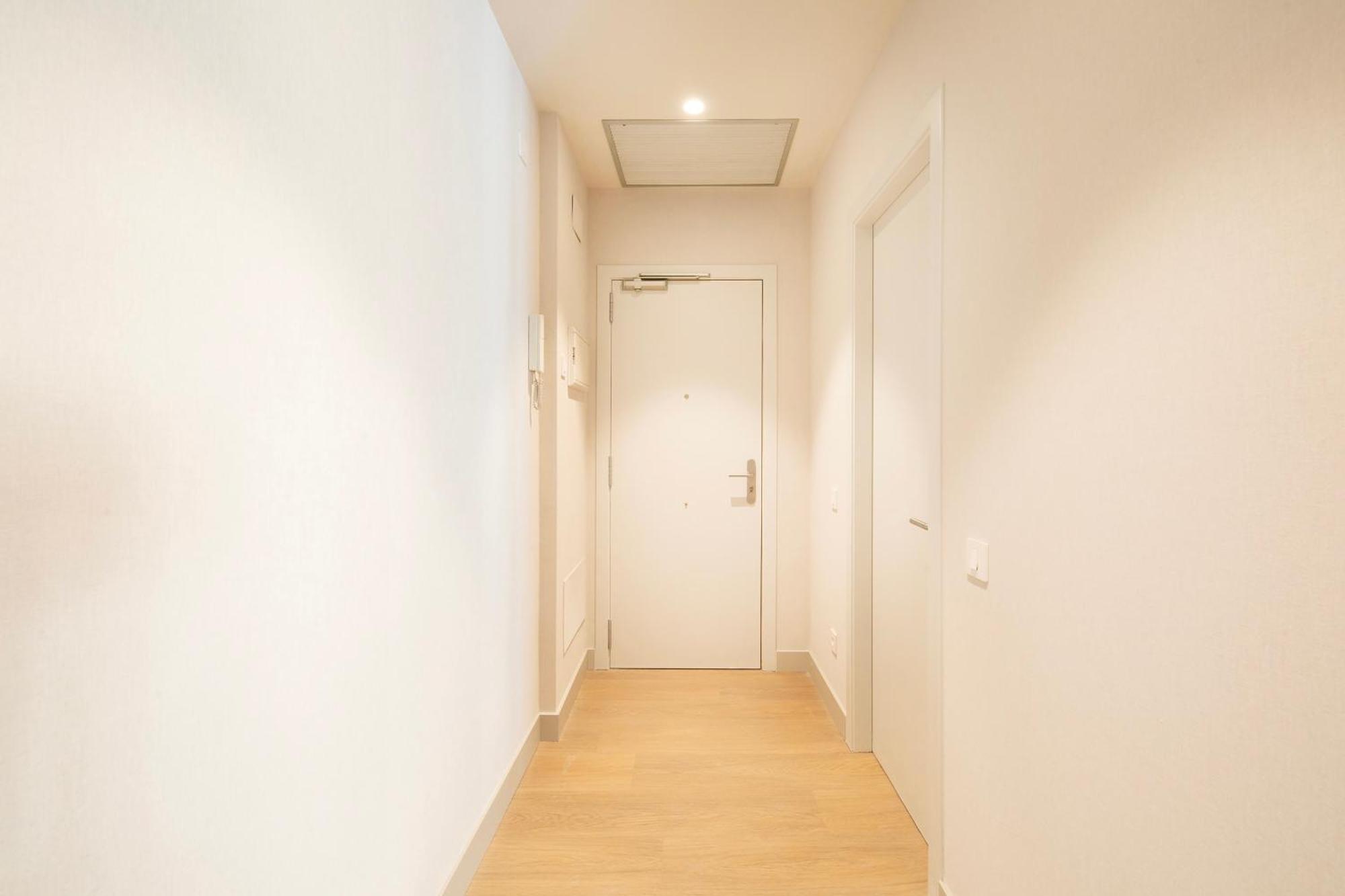 Fisa Rentals Ramblas Apartments Barcelona Bagian luar foto