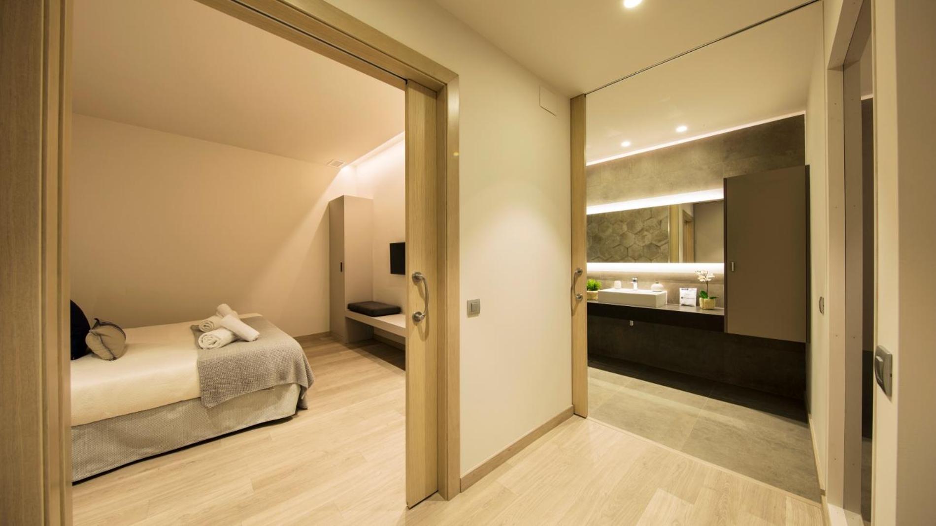 Fisa Rentals Ramblas Apartments Barcelona Bagian luar foto