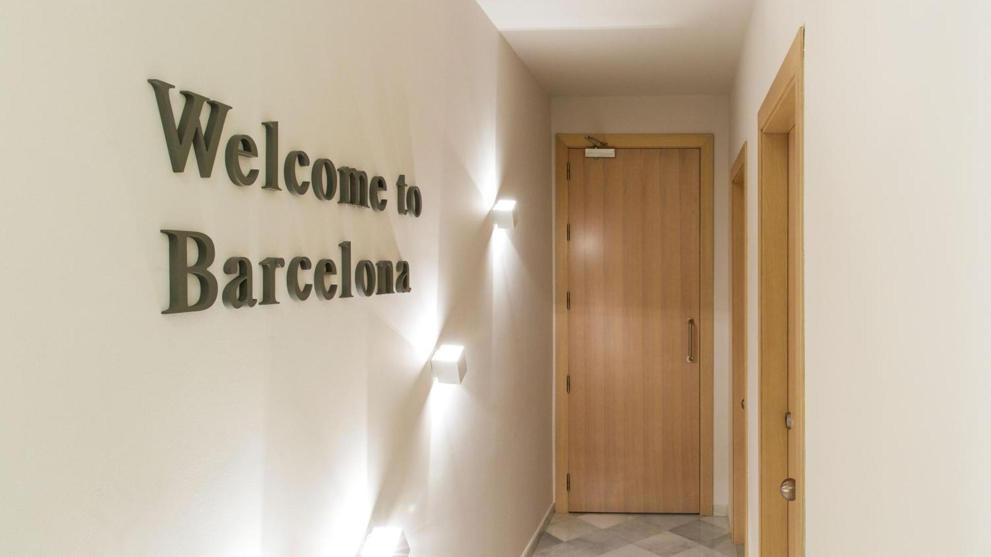 Fisa Rentals Ramblas Apartments Barcelona Bagian luar foto