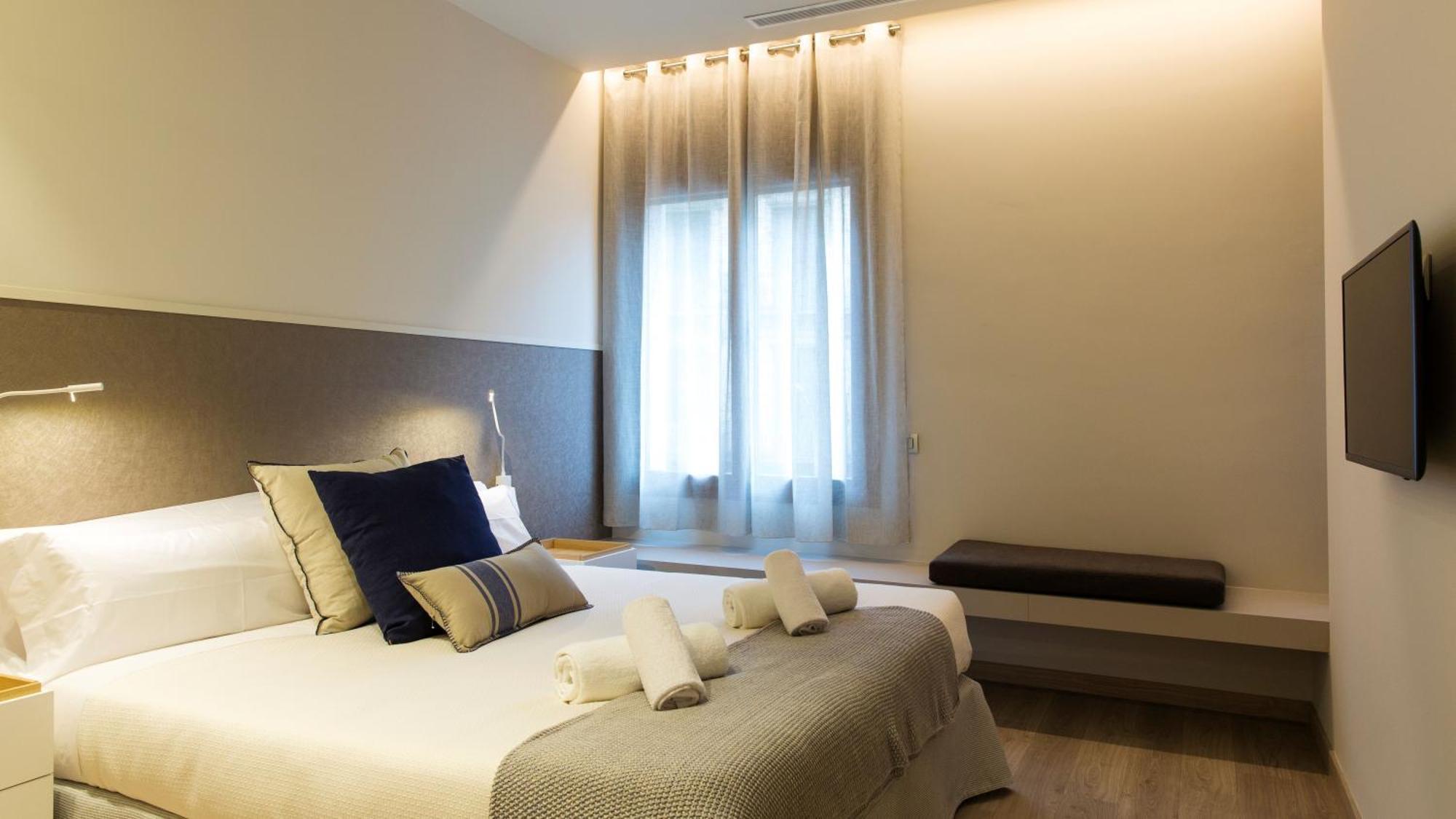 Fisa Rentals Ramblas Apartments Barcelona Bagian luar foto
