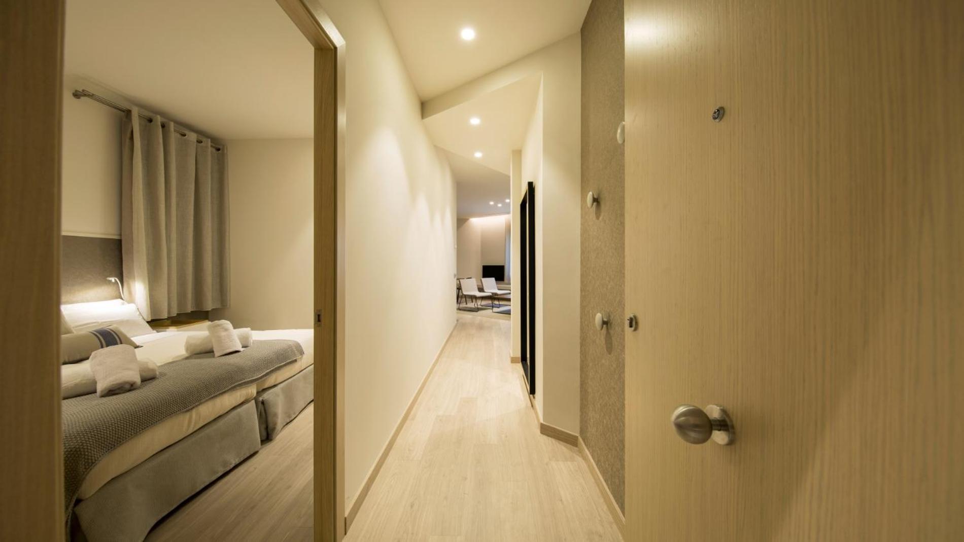 Fisa Rentals Ramblas Apartments Barcelona Bagian luar foto